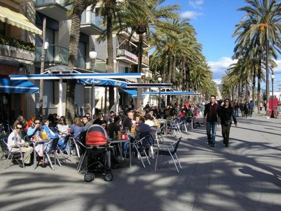 Maifamilybcn-Comodo Y Metro Cercano Badalona Kültér fotó